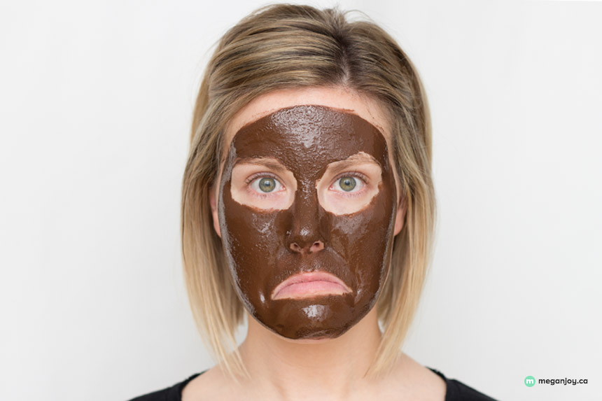 Montagne-Jeunesse-hot-chocolate-mask-selfie-1