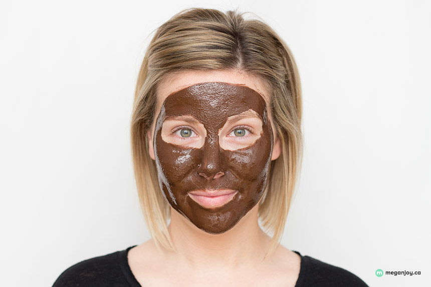 Montagne-Jeunesse-hot-chocolate-mask-selfie