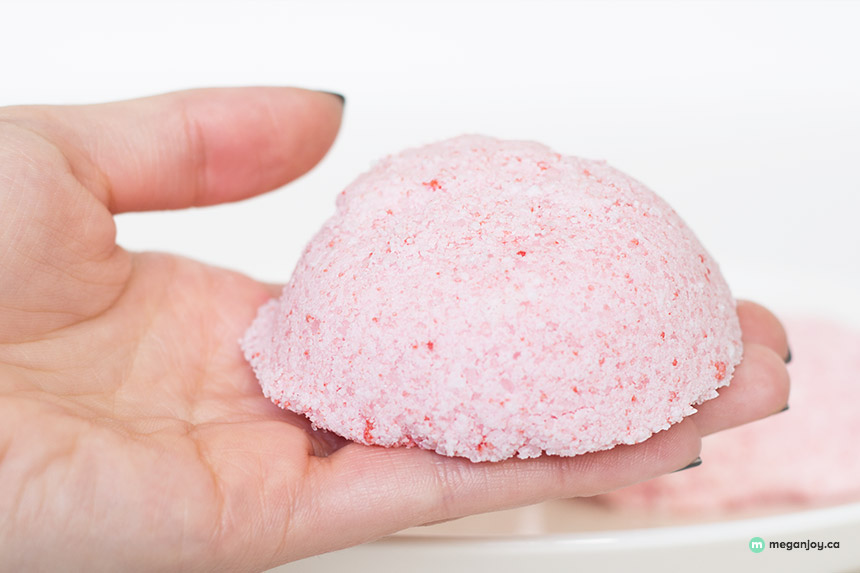 diy bath bomb tutorial